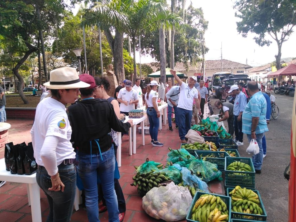 Mercado campesino en la plaza de Bolívar