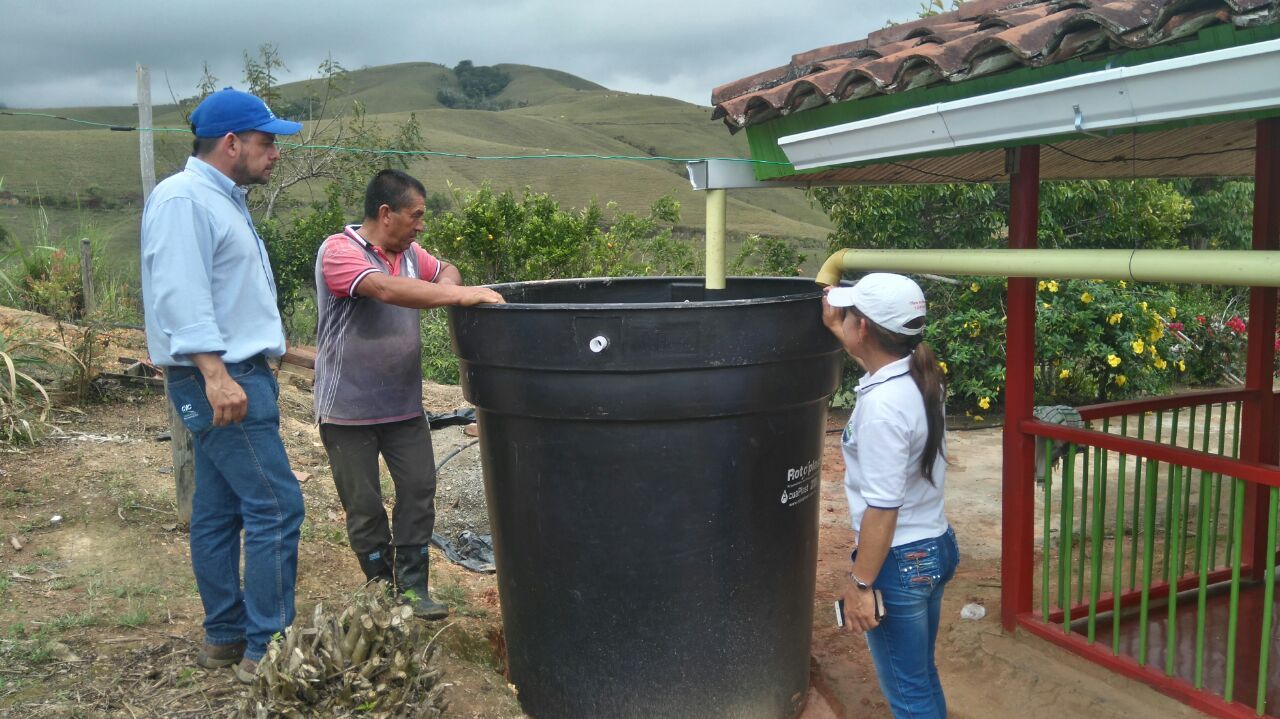 Visita técnica para instalar un tanque de almacenamiento